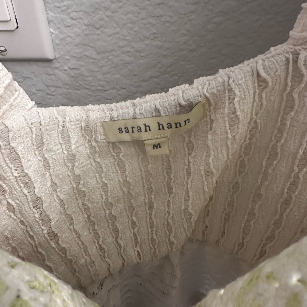 Anthropologie Elegant White and Green Crochet Blouse - Picture 3 of 6
